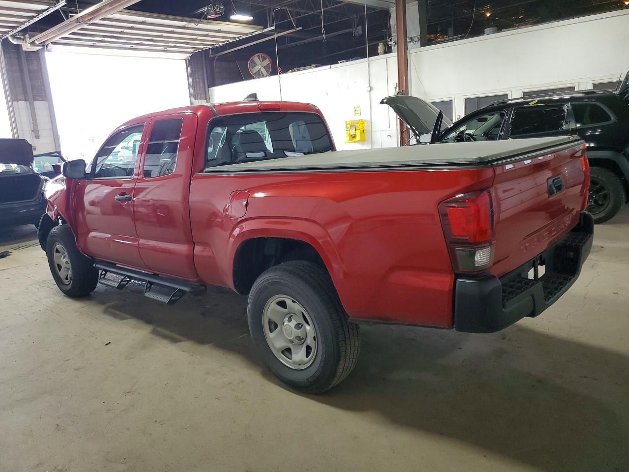 2022 TOYOTA TACOMA SR — снимка 2