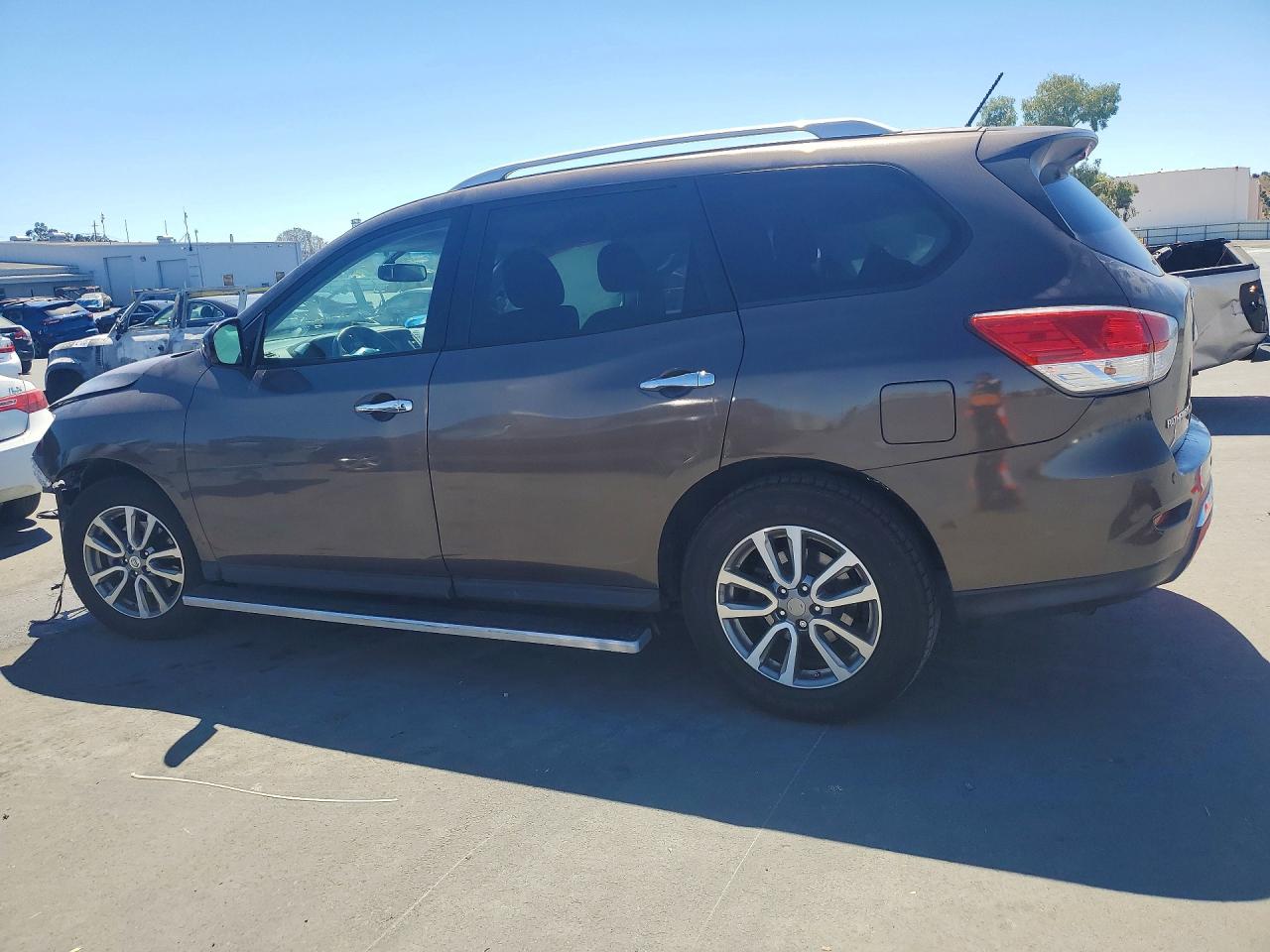 2015 NISSAN PATHFINDER SV — снимка 2