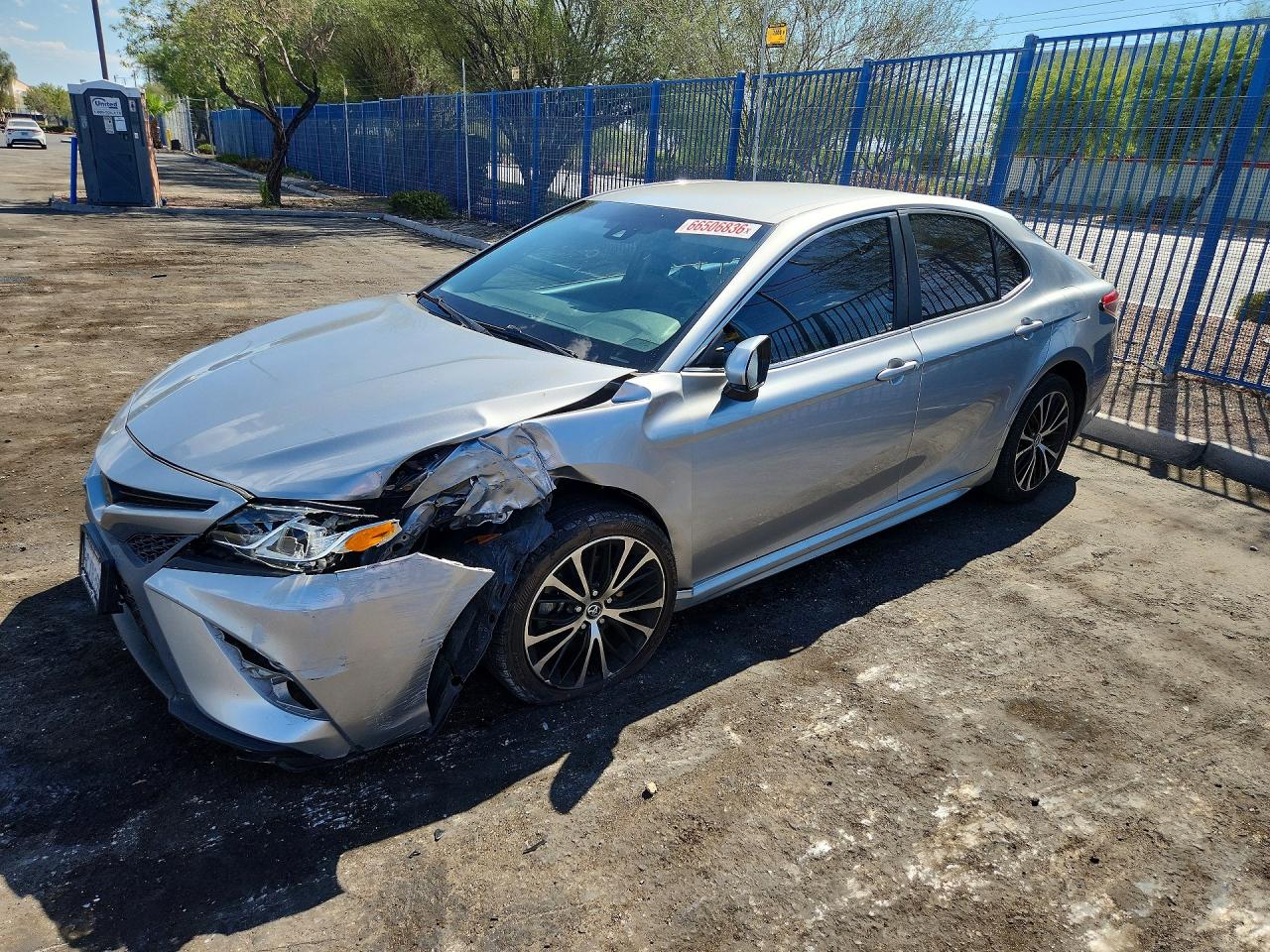 2018 TOYOTA CAMRY SE