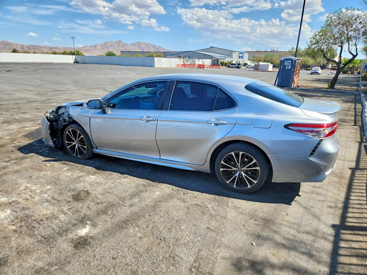 2018 TOYOTA CAMRY SE — снимка 2