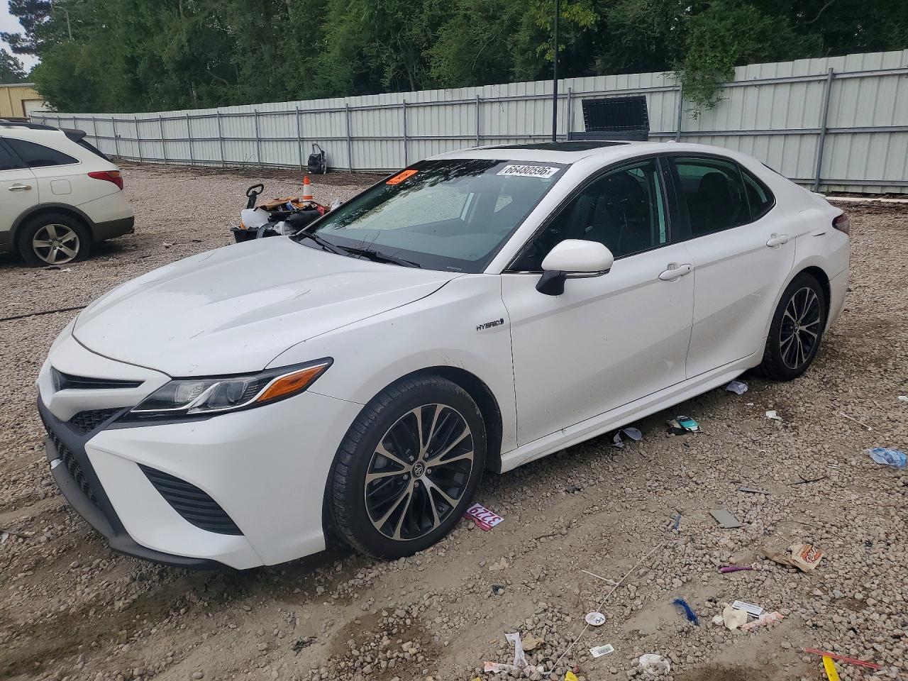 2019 TOYOTA CAMRY HYBRID SE