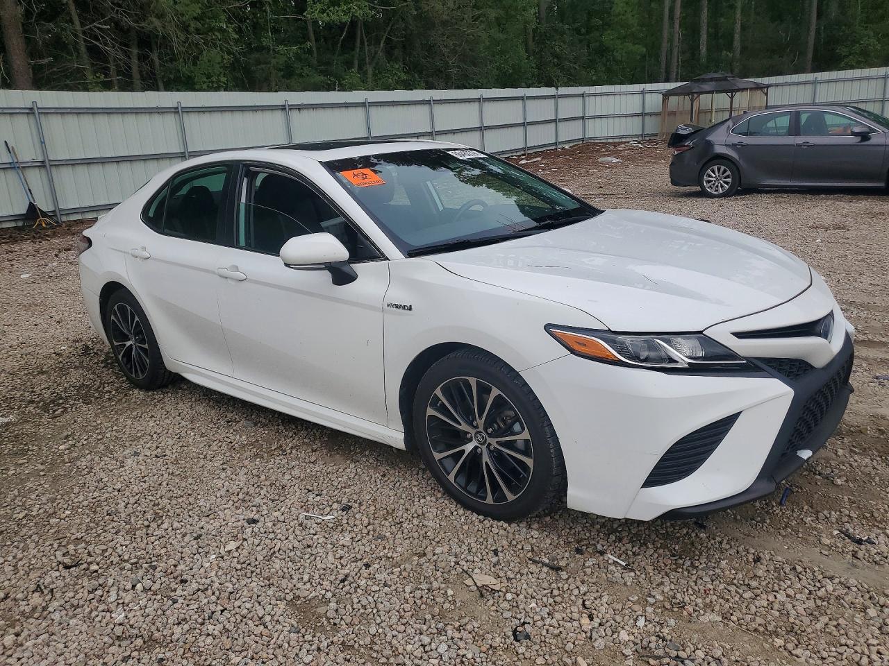 2019 TOYOTA CAMRY HYBRID SE — снимка 4