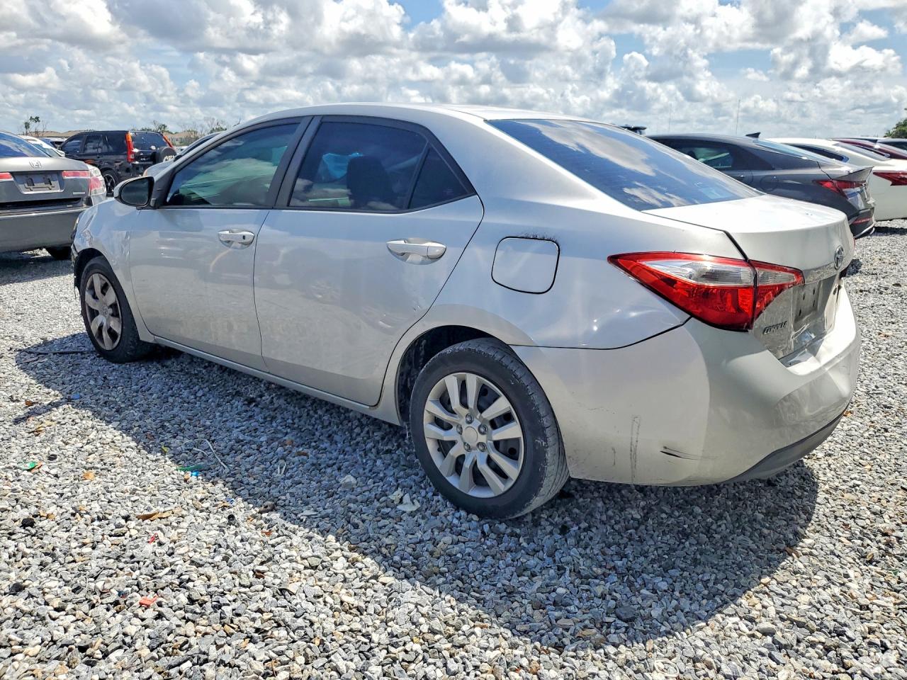 2015 TOYOTA COROLLA LE — снимка 2