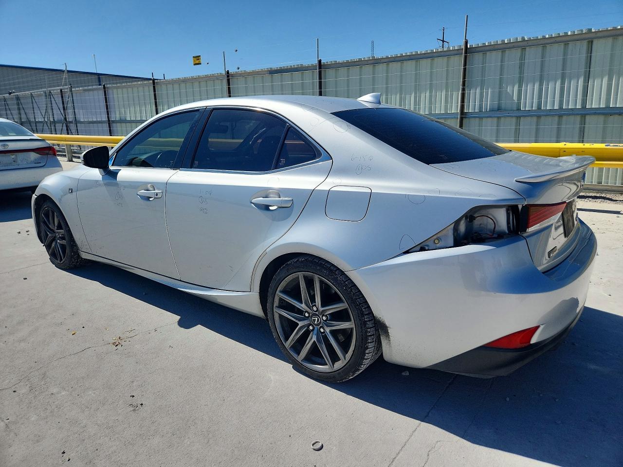 2017 LEXUS IS — снимка 2