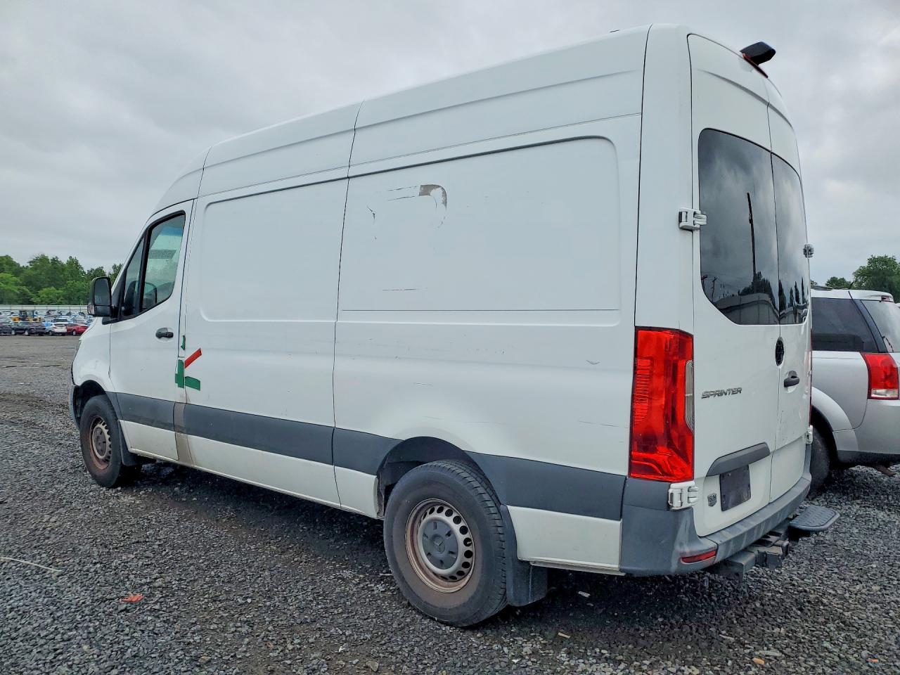 2021 MERCEDES-BENZ SPRINTER 2500 — снимка 2