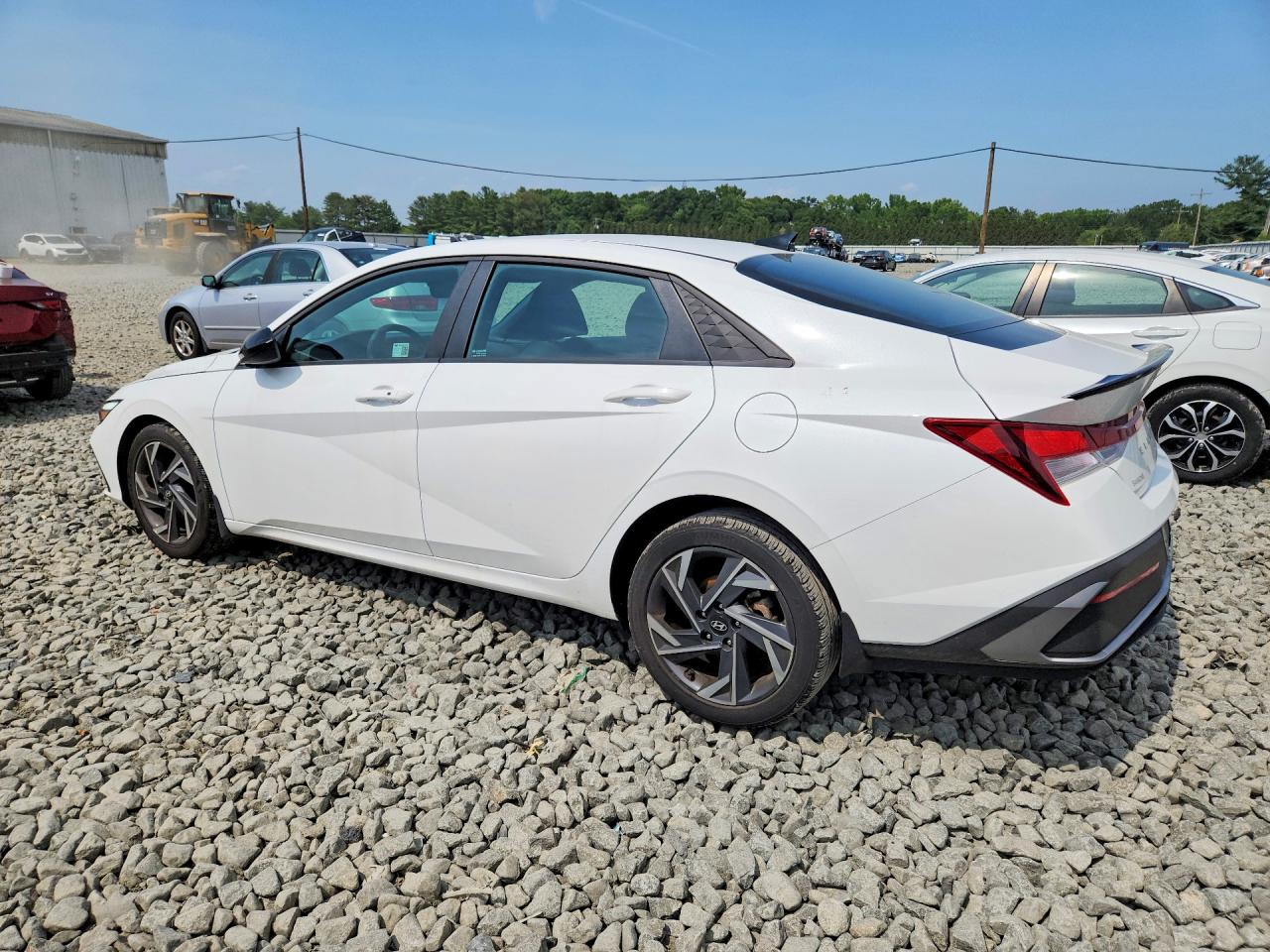 2025 HYUNDAI ELANTRA SEL SPORT — снимка 2