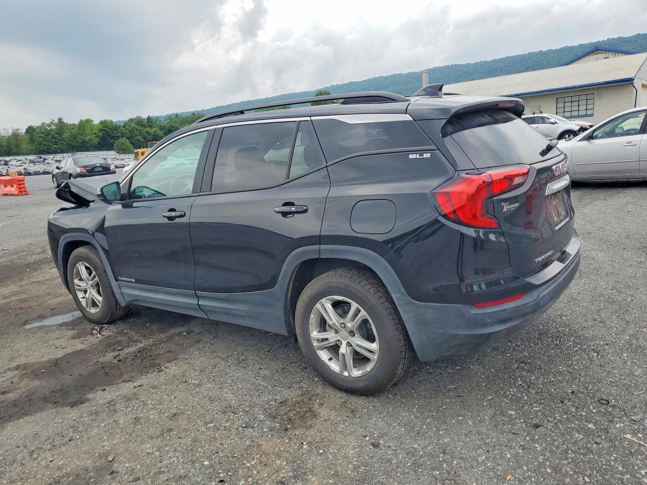 2021 GMC TERRAIN SLE — снимка 2