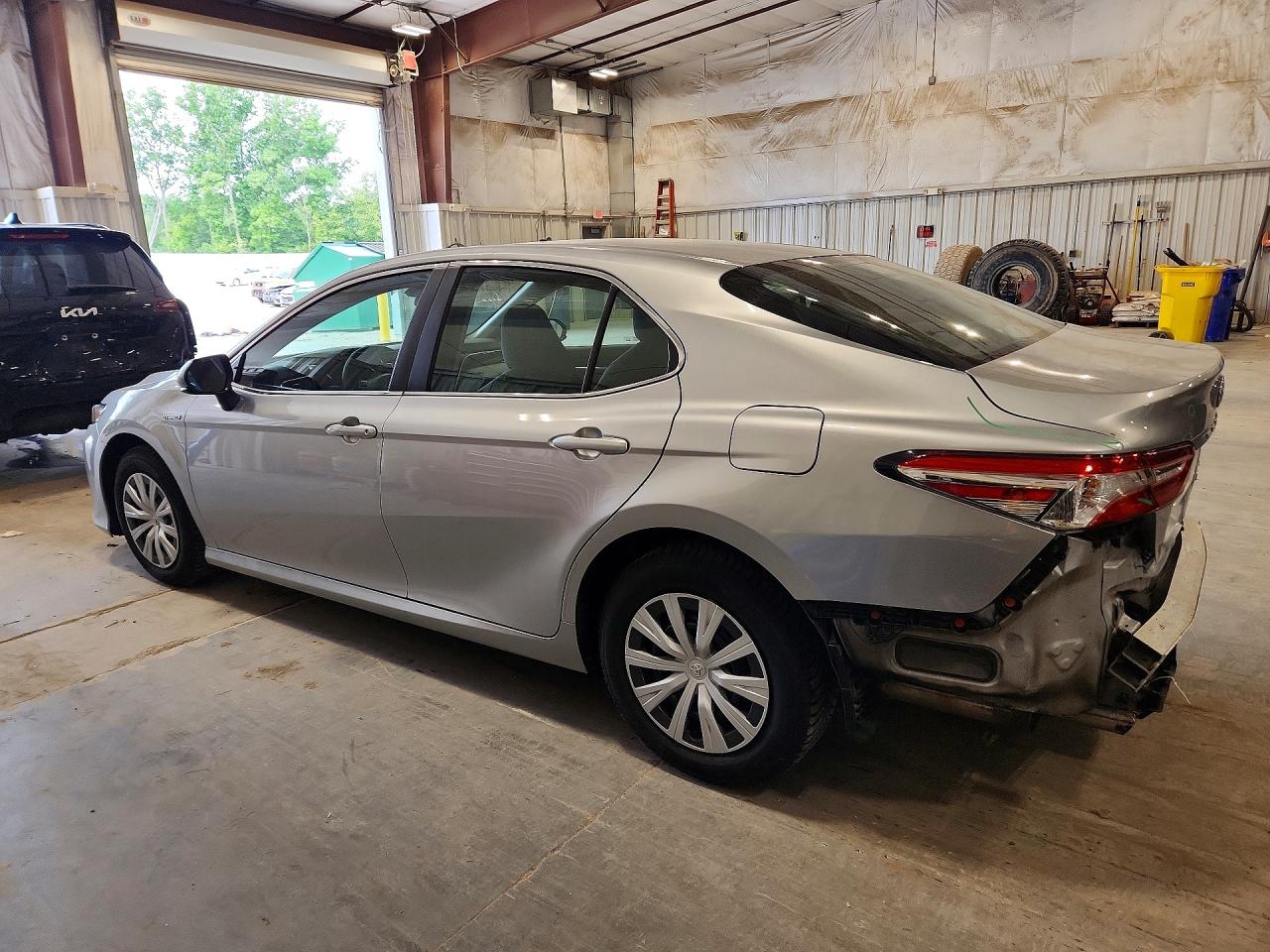 2018 TOYOTA CAMRY LE — снимка 2