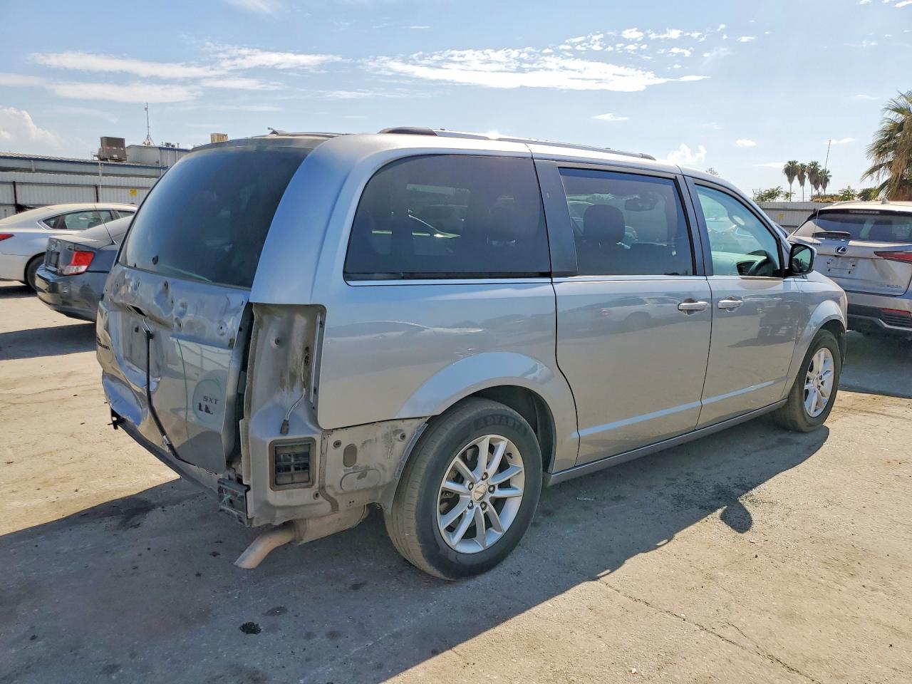 2019 DODGE GRAND CARAVAN SXT — снимка 3