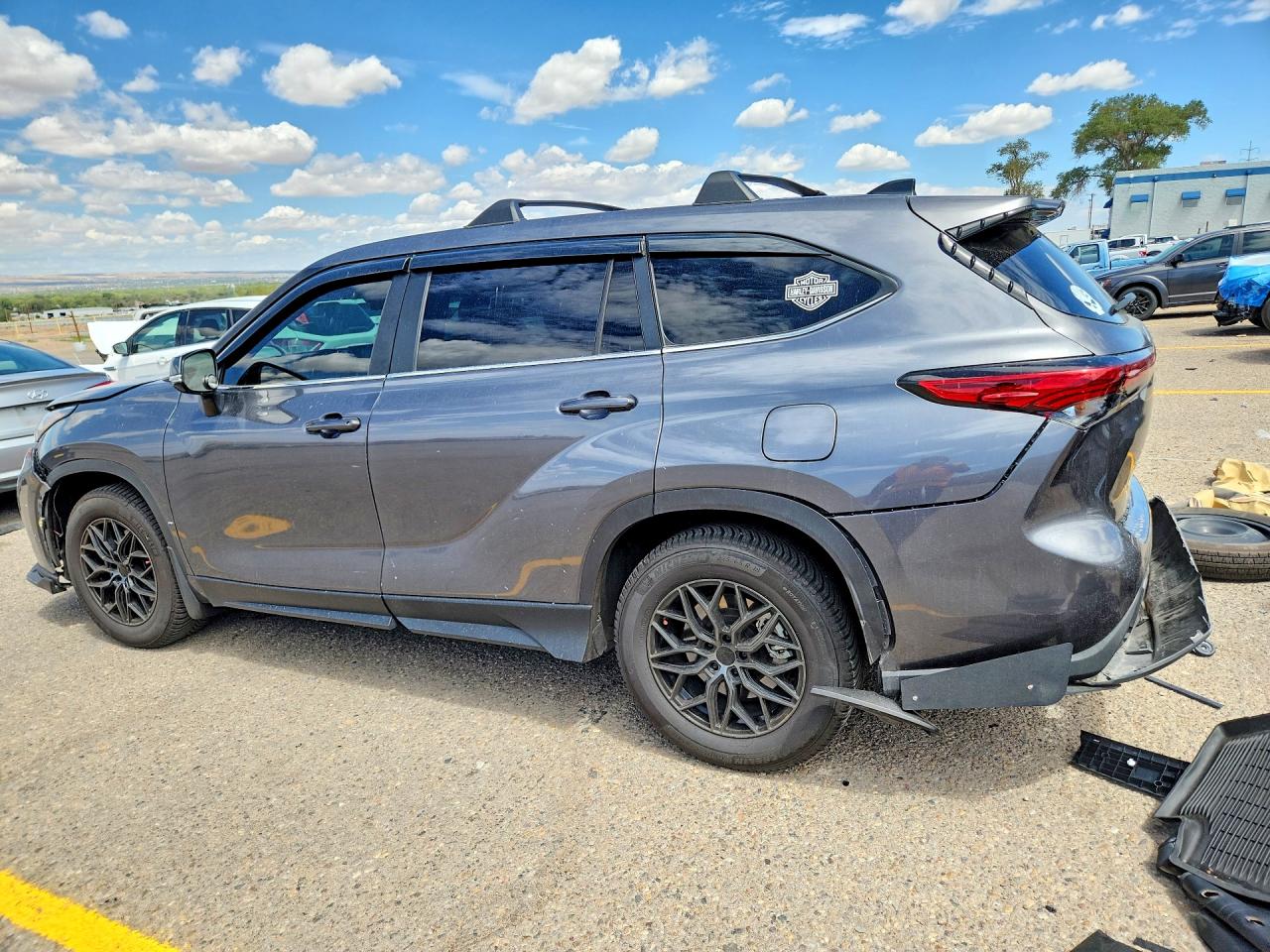 2023 TOYOTA HIGHLANDER LE — снимка 2