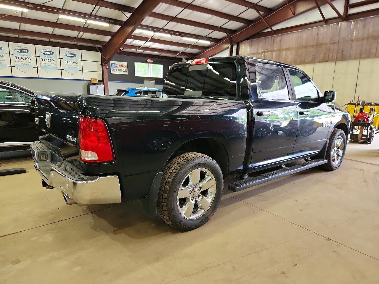 2017 RAM 1500 SLT — снимка 3