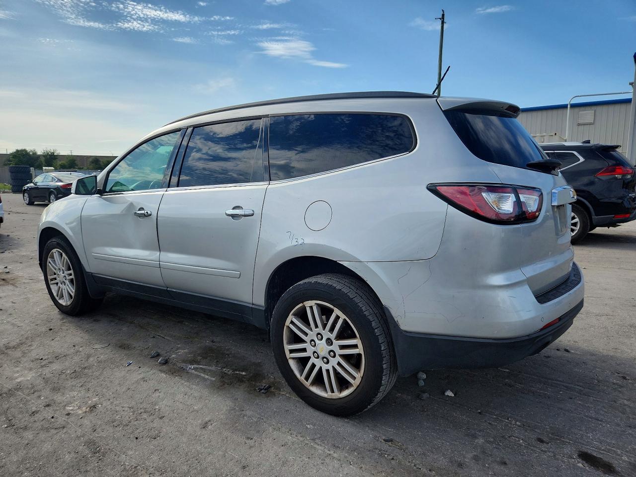 2015 CHEVROLET TRAVERSE LT — снимка 2