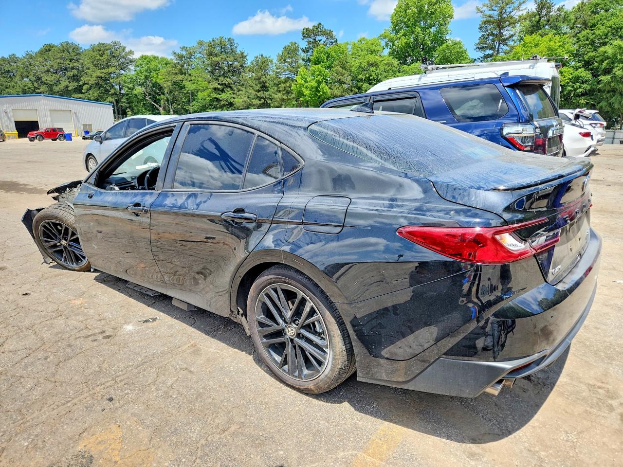 2025 TOYOTA CAMRY SE — снимка 2