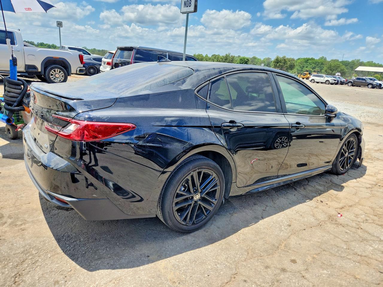 2025 TOYOTA CAMRY SE — снимка 3