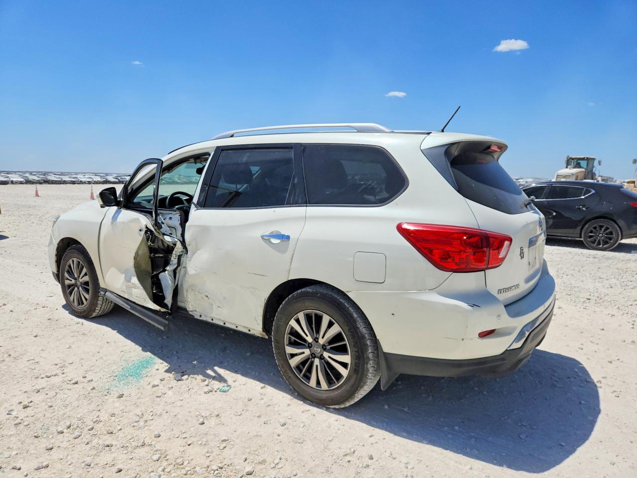 2017 NISSAN PATHFINDER SL — снимка 2