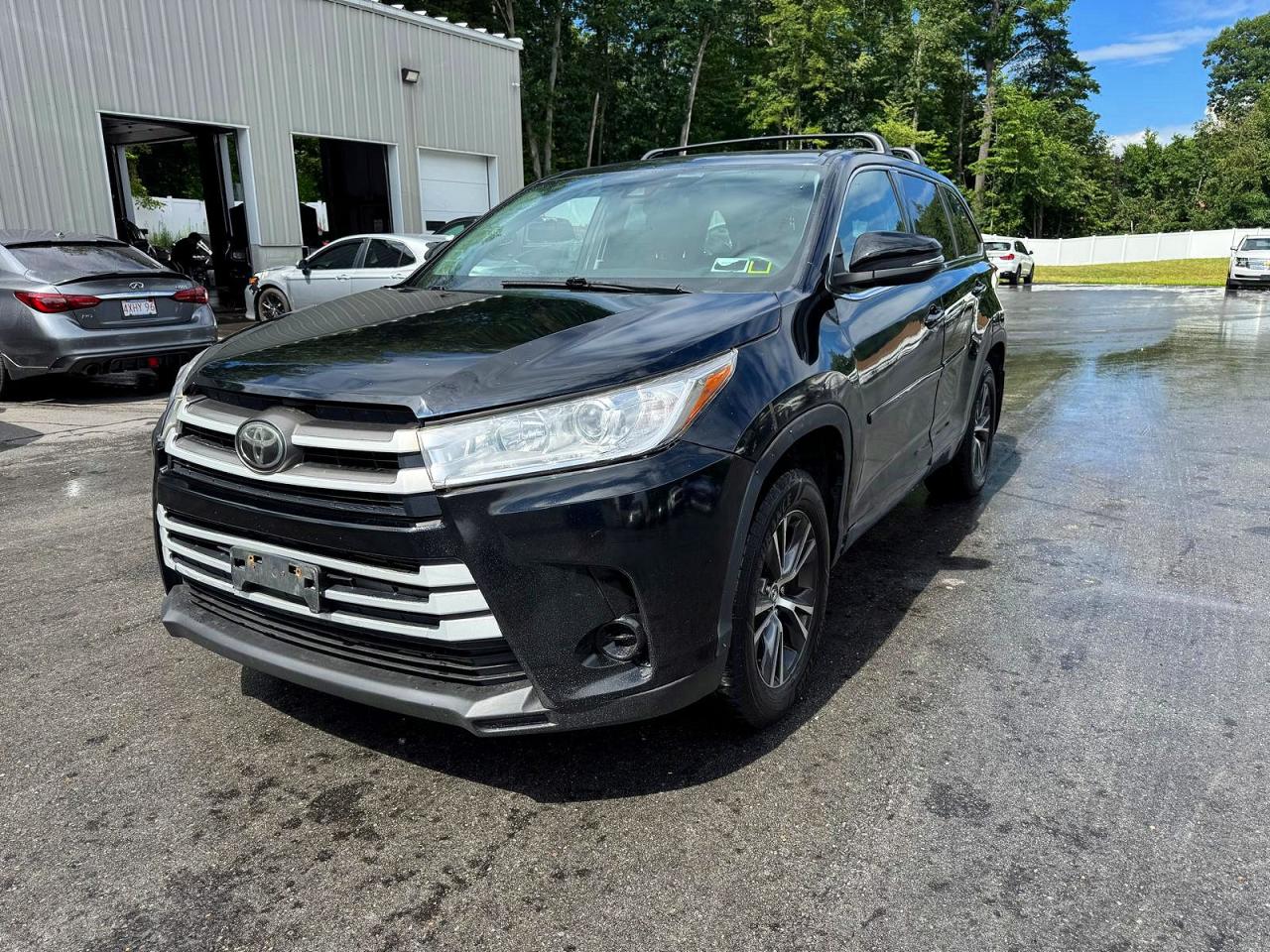 2018 TOYOTA HIGHLANDER LE