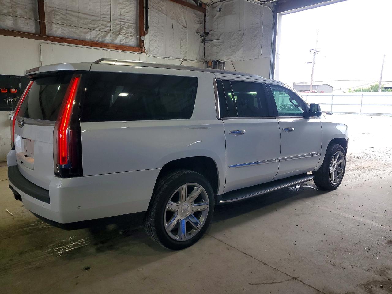2019 CADILLAC ESCALADE ESV LUXURY — снимка 3