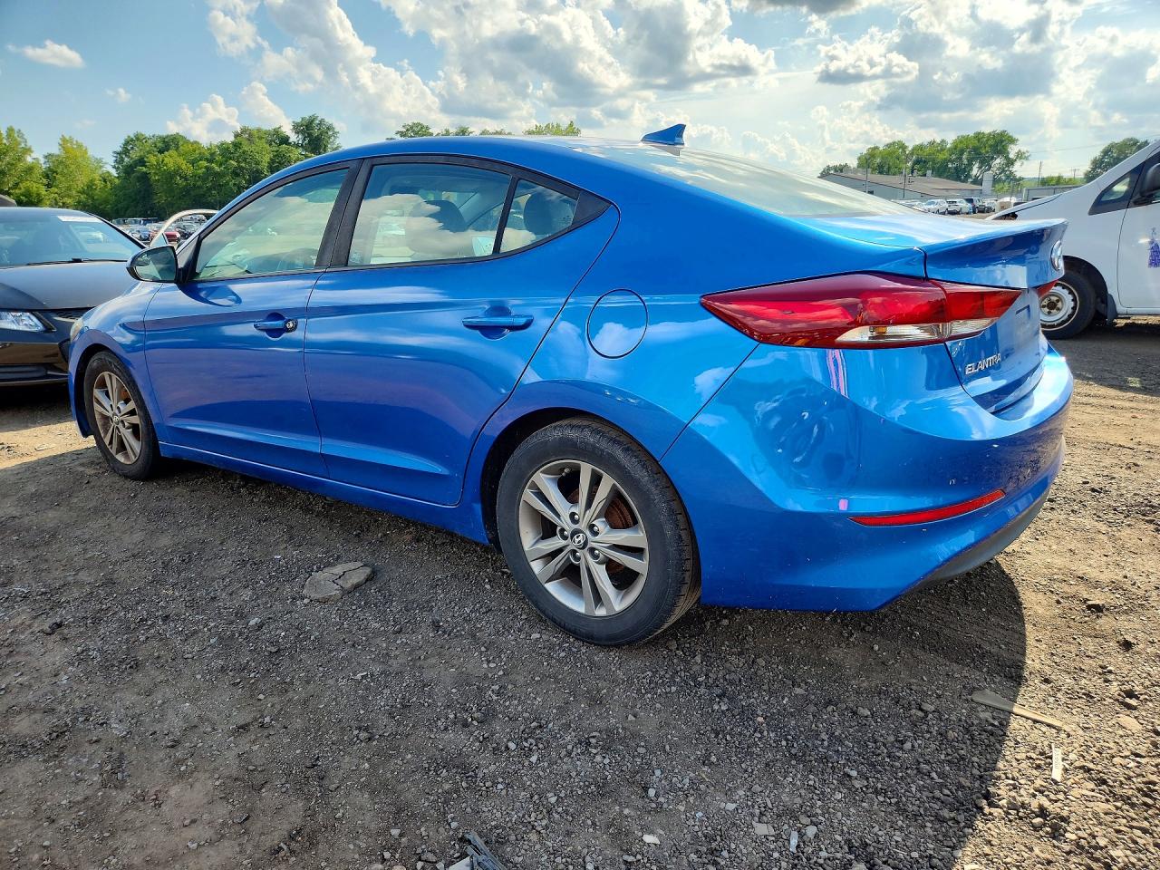 2017 HYUNDAI ELANTRA SE — снимка 2