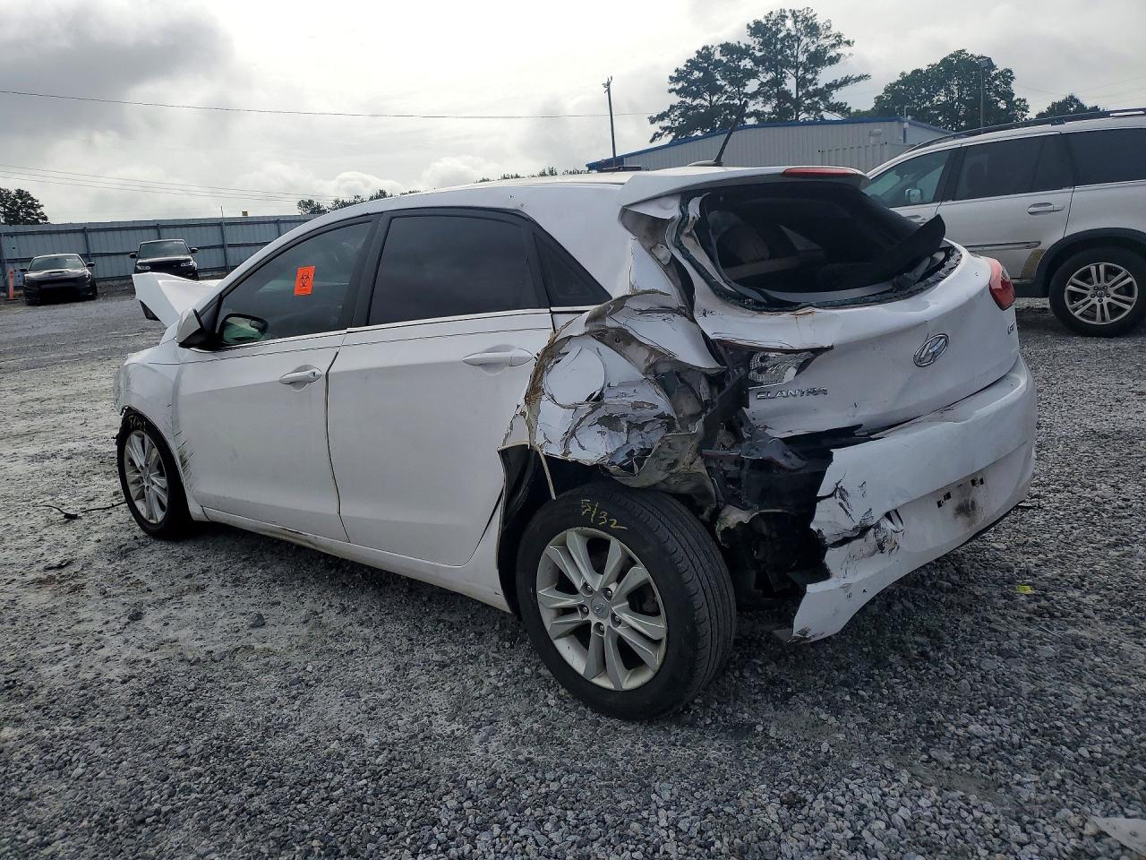 2015 HYUNDAI ELANTRA GT BASE — снимка 2