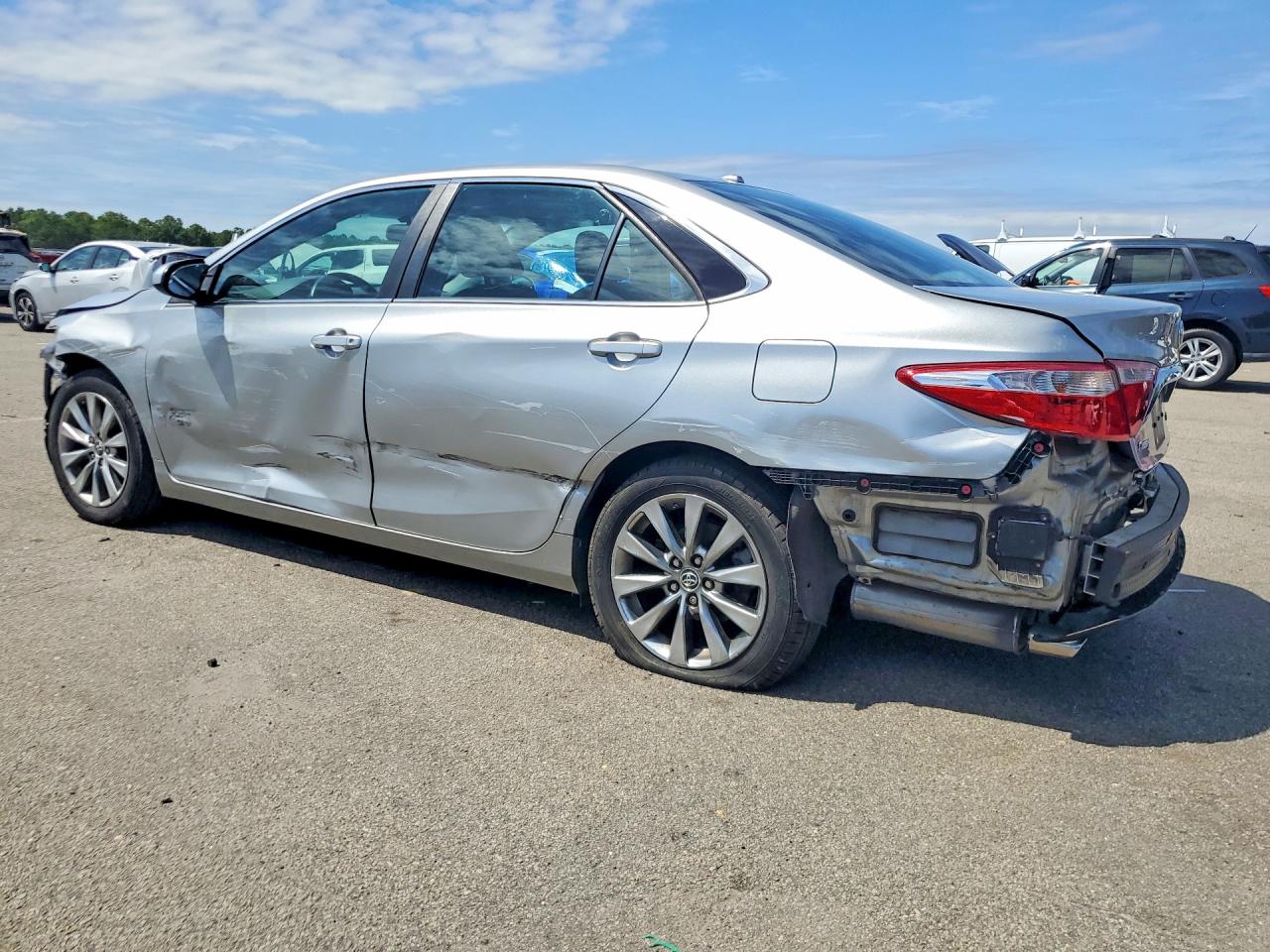 2016 TOYOTA CAMRY XLE V6 — снимка 2