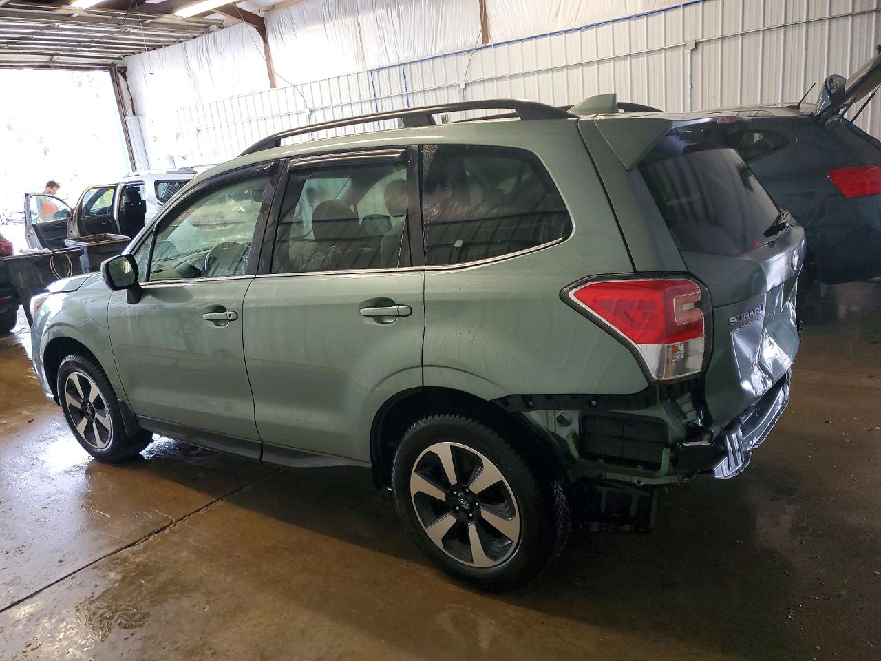 2017 SUBARU FORESTER 2.5I LIMITED — снимка 2