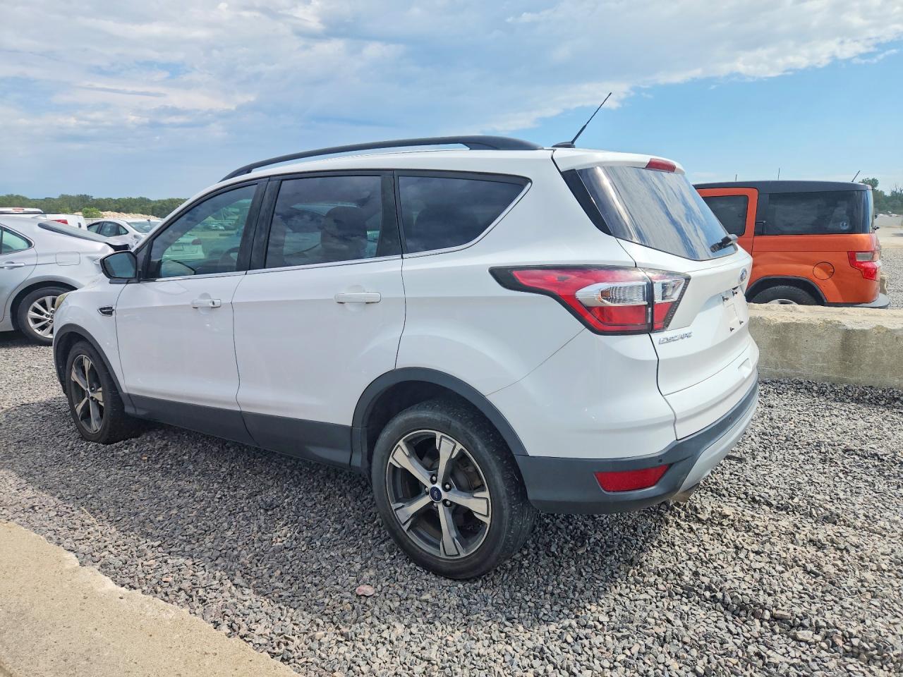 2017 FORD ESCAPE SE — снимка 2