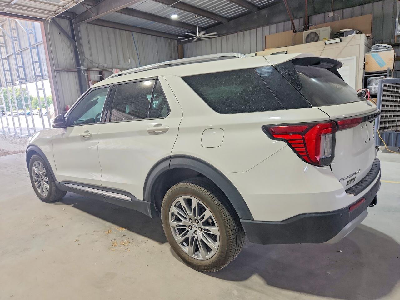 2025 FORD EXPLORER PLATINUM — photo 2