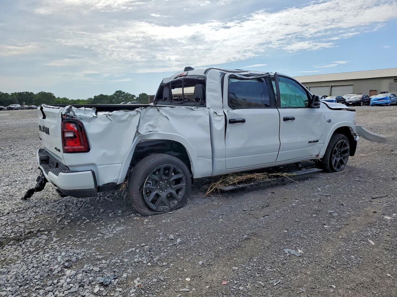 2026 RAM 1500 LARAMIE — снимка 3