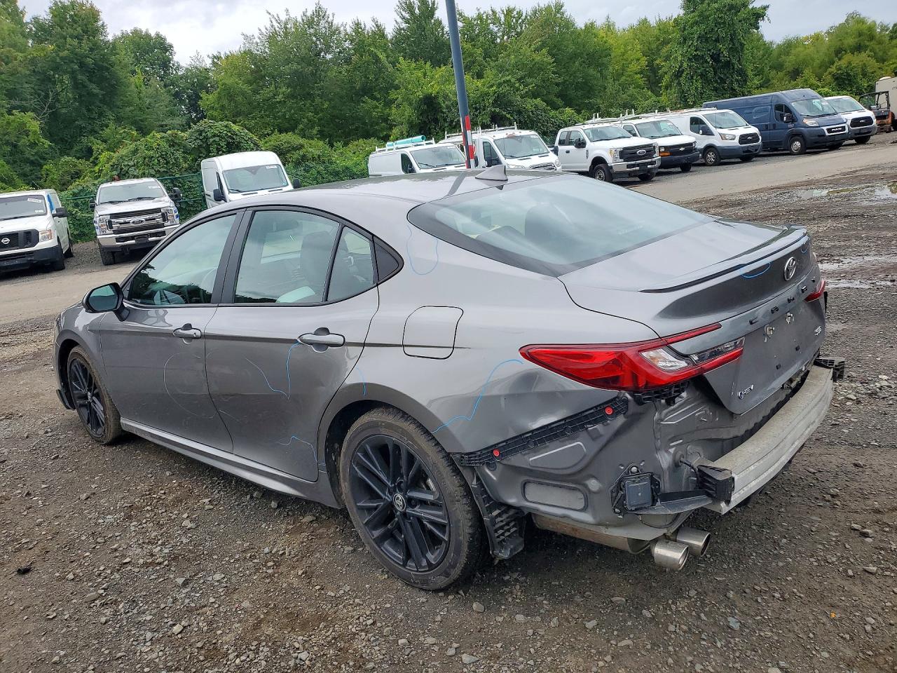 2025 TOYOTA CAMRY SE — снимка 2
