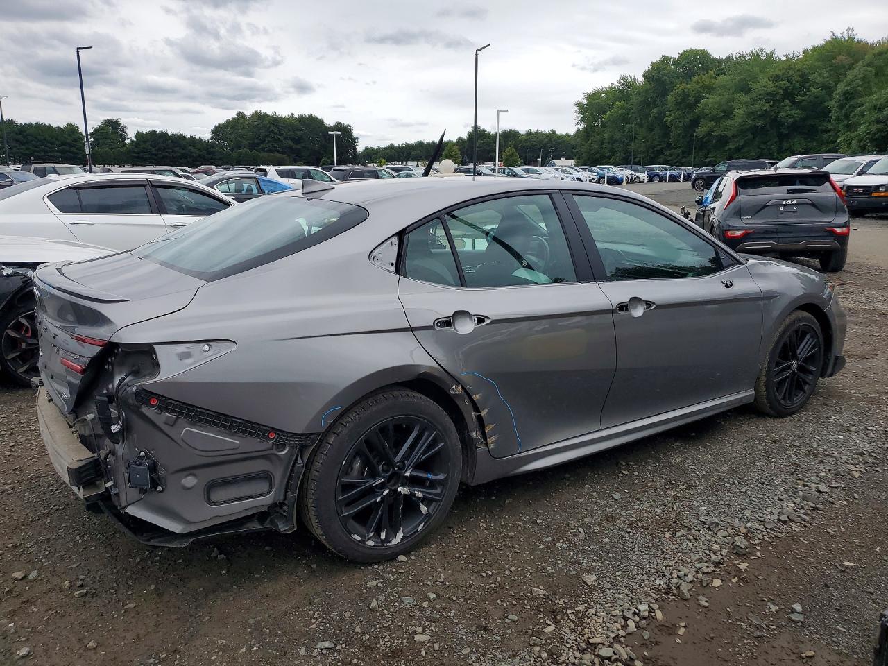 2025 TOYOTA CAMRY SE — снимка 3