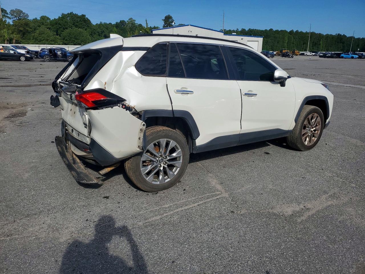 2019 TOYOTA RAV4 LIMITED — снимка 3