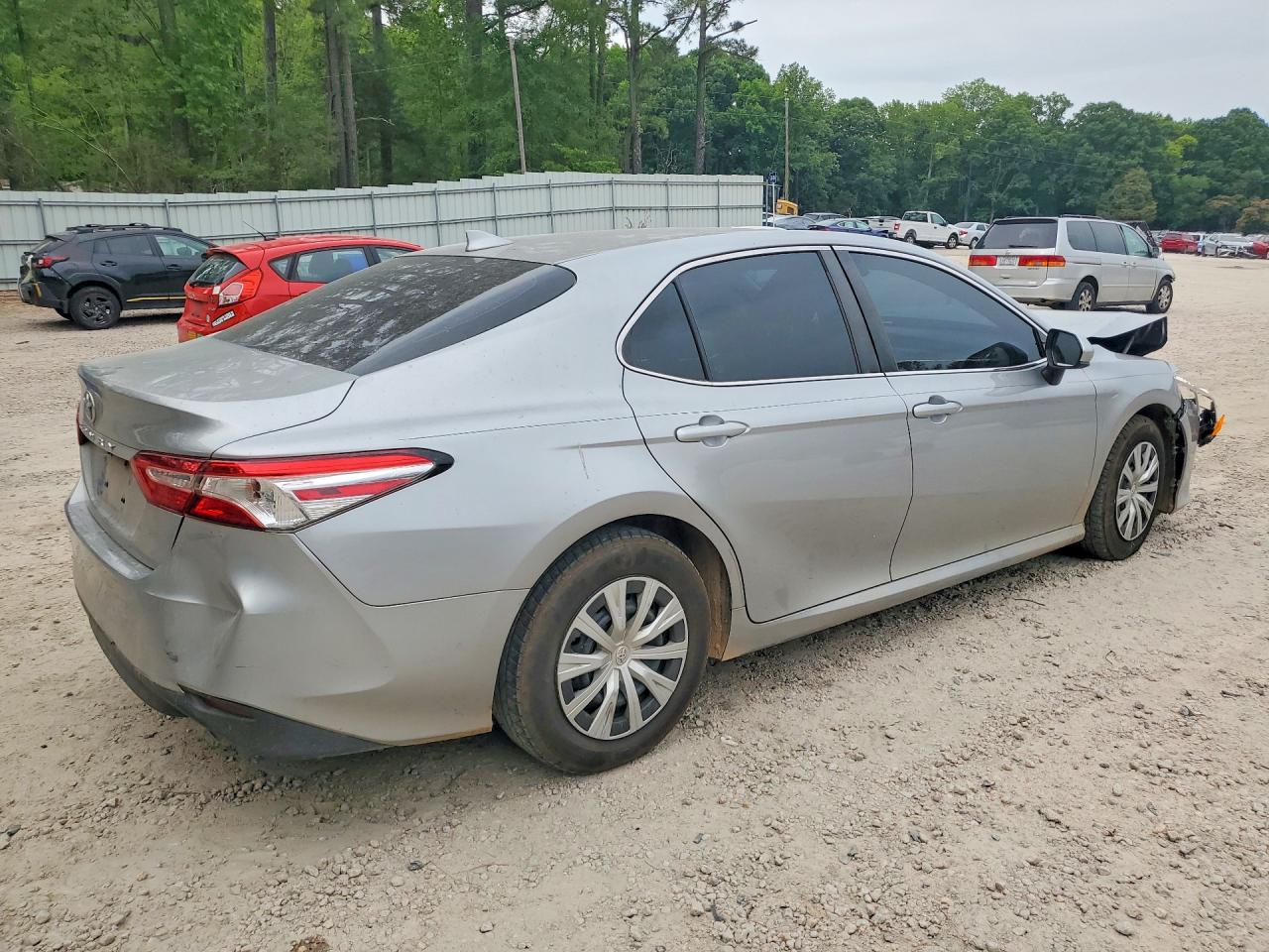 2019 TOYOTA CAMRY L — снимка 3