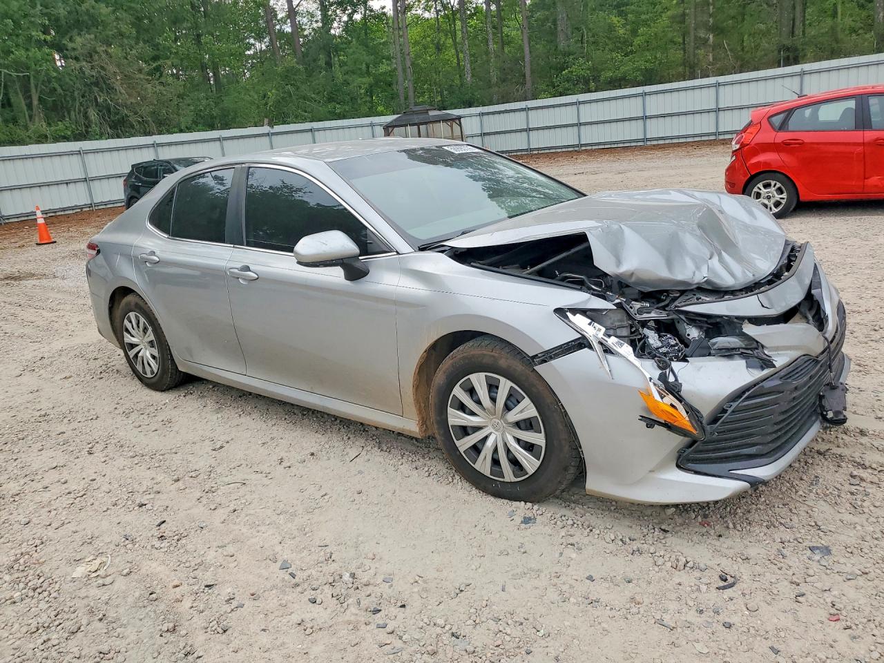 2019 TOYOTA CAMRY L — снимка 4
