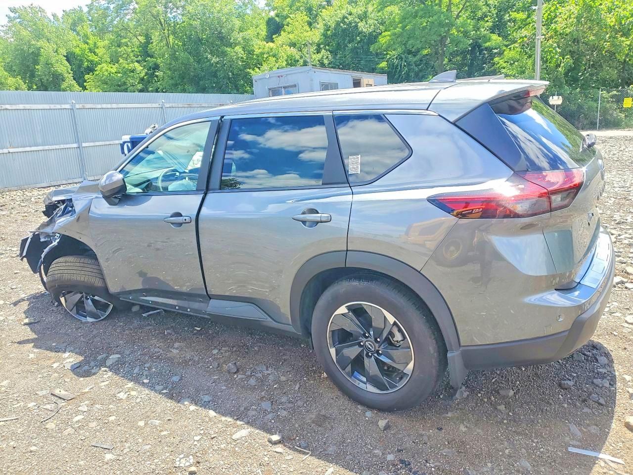 2026 NISSAN ROGUE SV — снимка 2