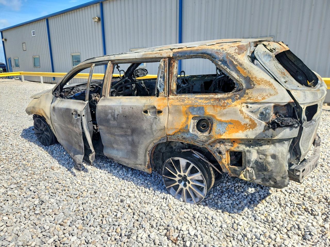 2019 TOYOTA HIGHLANDER SE — снимка 2