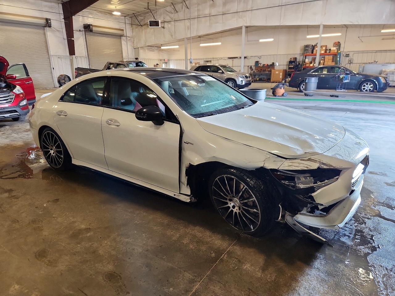 2022 MERCEDES-BENZ CLA AMG 35 4MATIC — снимка 4