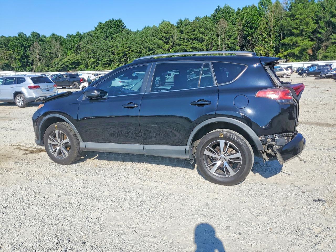 2017 TOYOTA RAV4 XLE — снимка 2