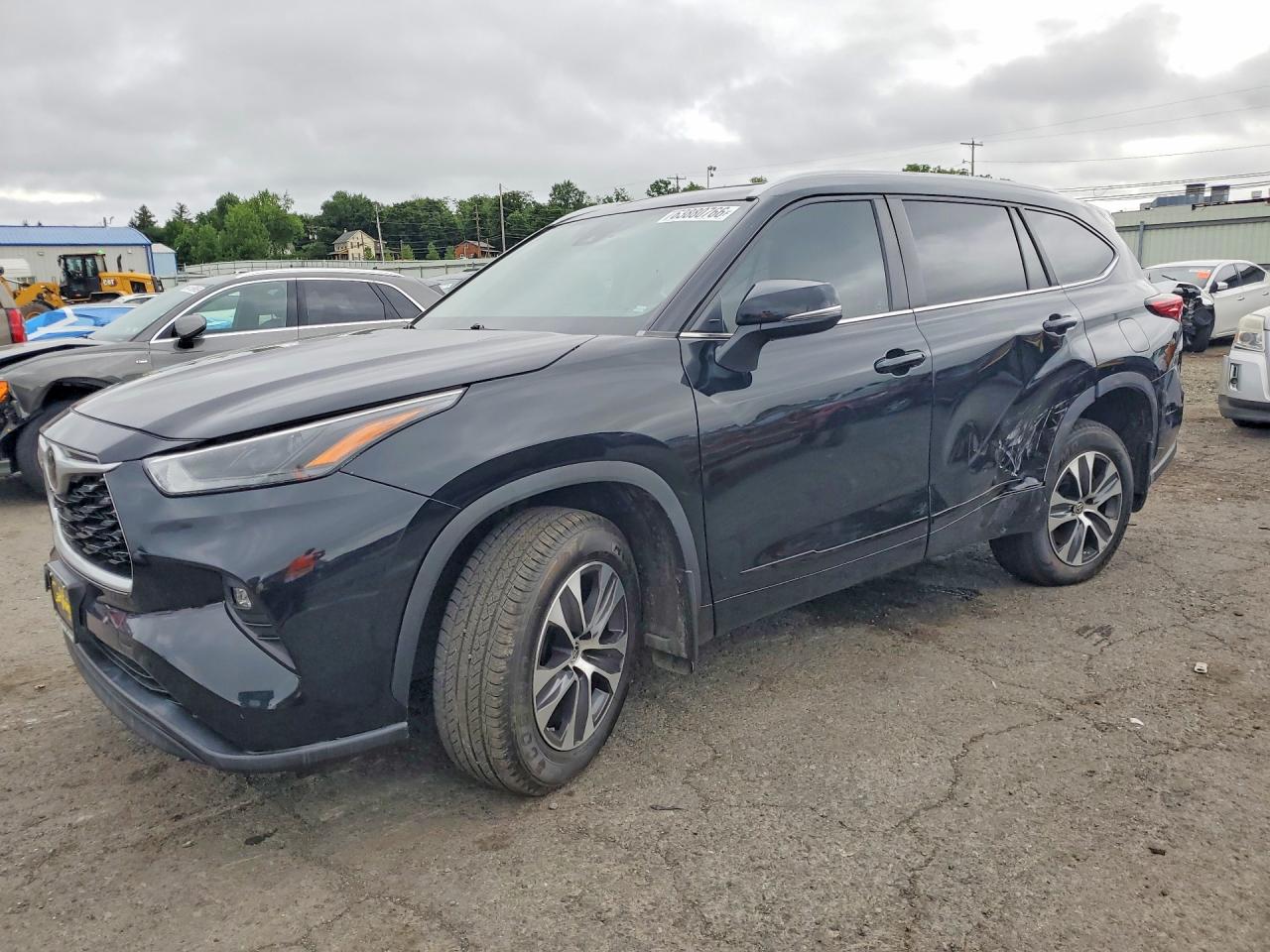 2023 TOYOTA HIGHLANDER XLE