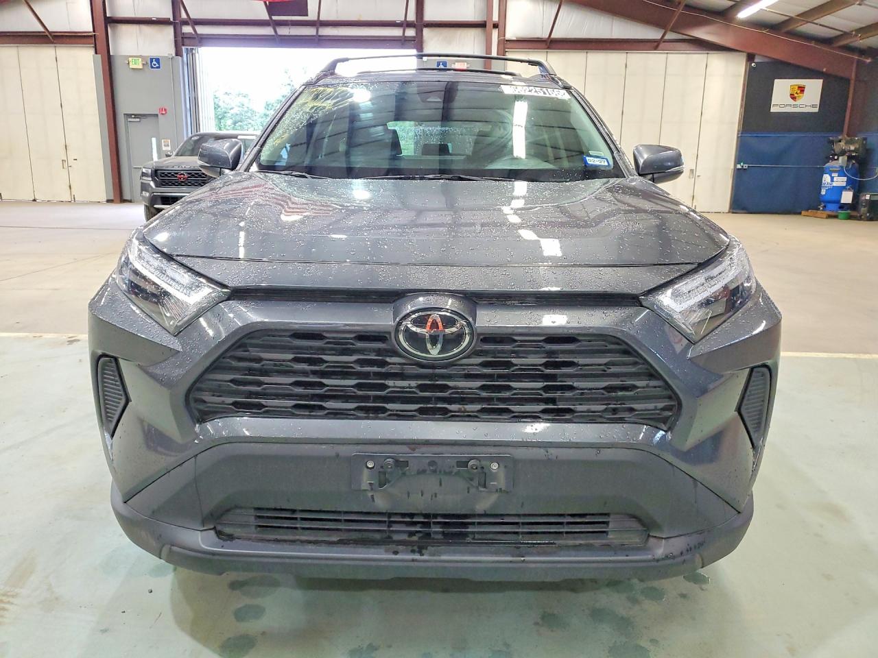 2025 TOYOTA RAV4 XLE — снимка 5