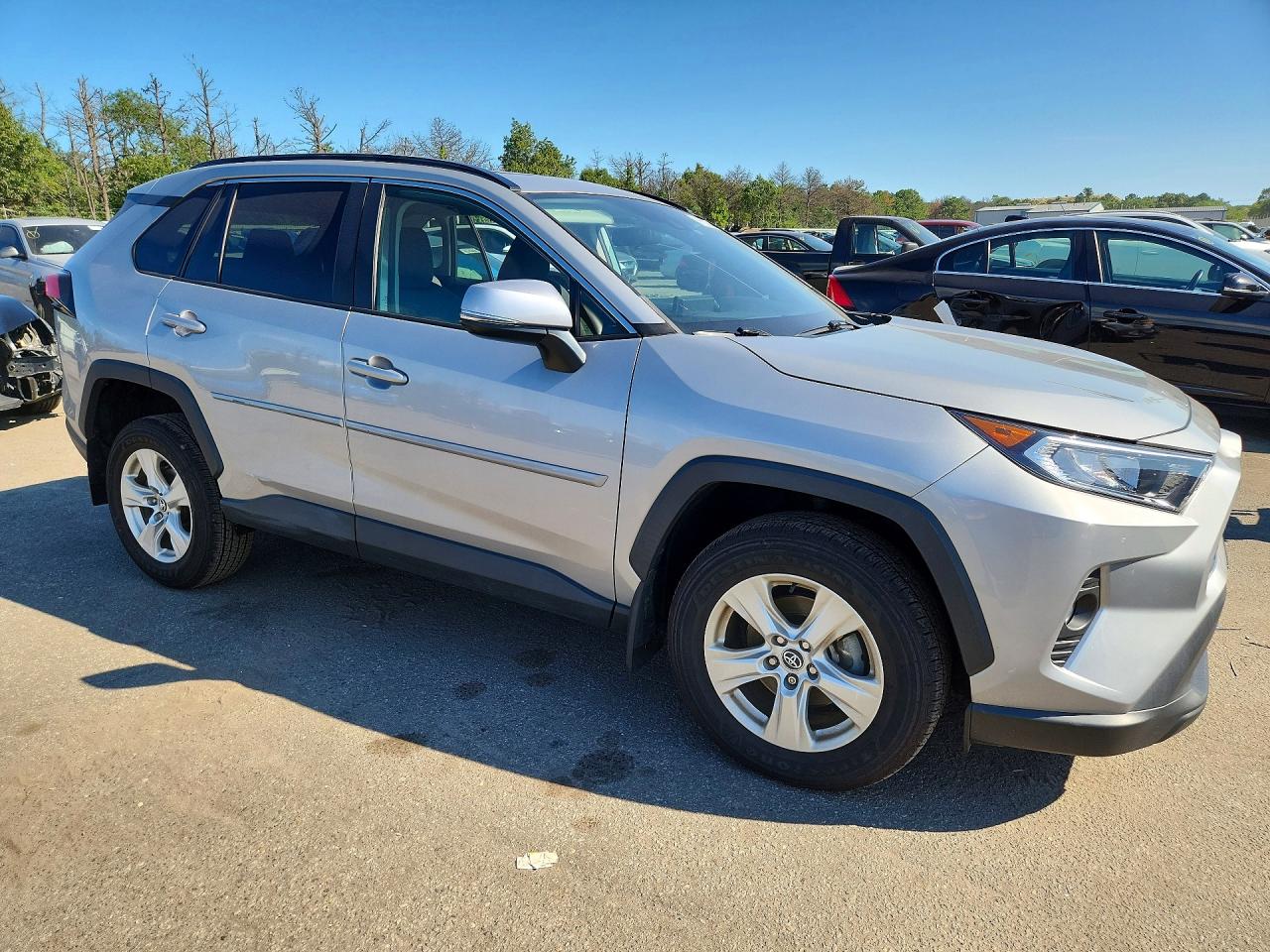 2020 TOYOTA RAV4 XLE — снимка 4
