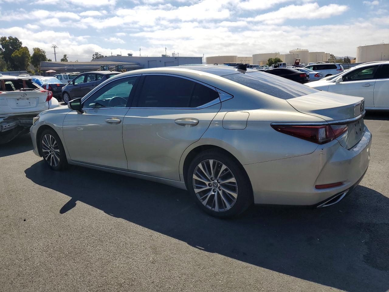 2019 LEXUS ES 350 — снимка 2