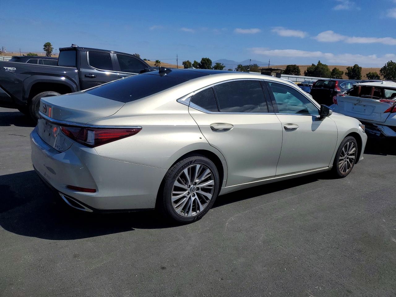 2019 LEXUS ES 350 — снимка 3