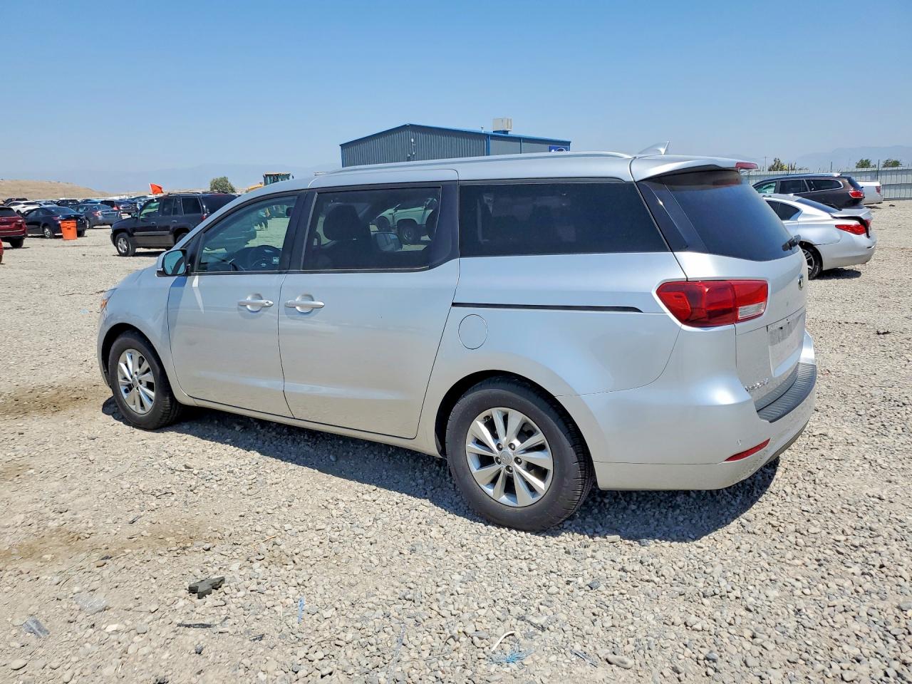 2016 KIA SEDONA LX — снимка 2