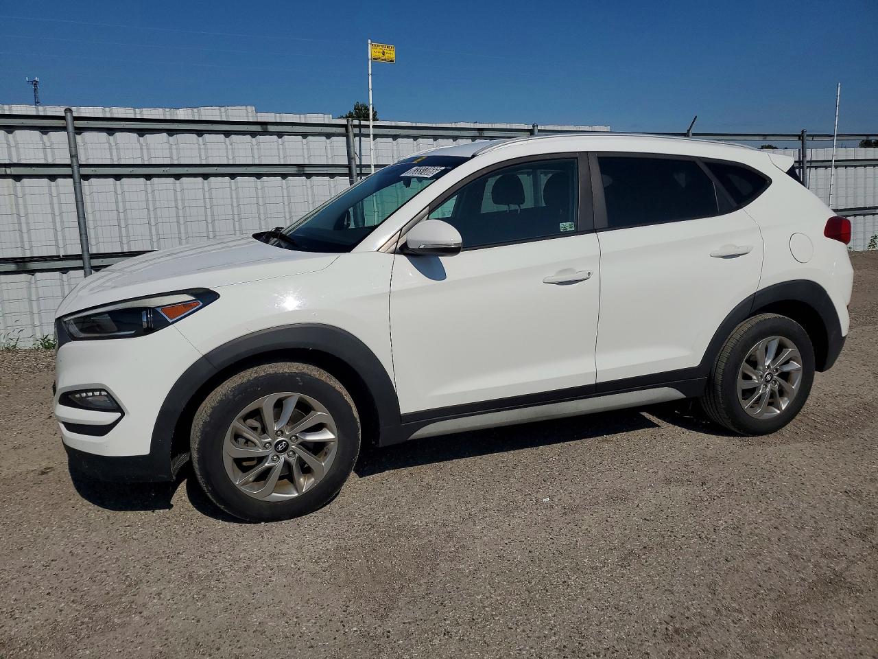 2017 HYUNDAI TUCSON SE