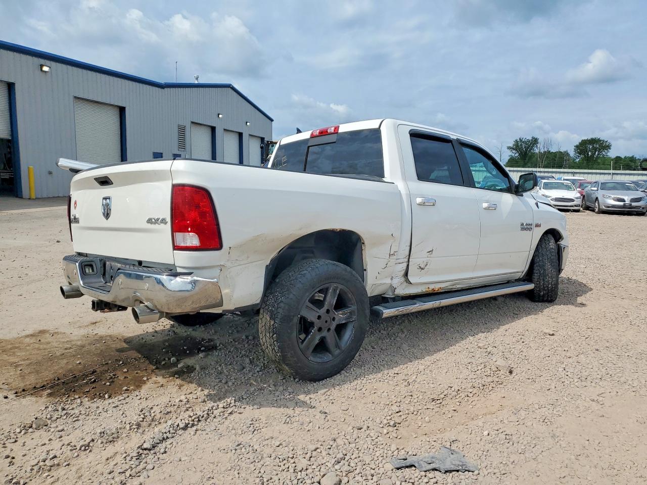 2017 RAM 1500 SLT — снимка 3