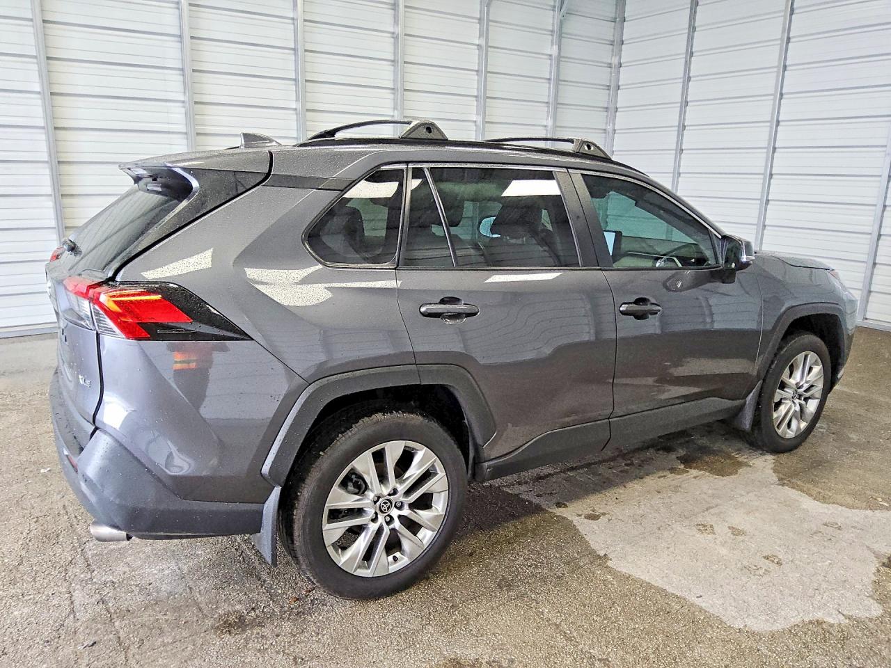 2025 TOYOTA RAV4 XLE PREMIUM — снимка 3