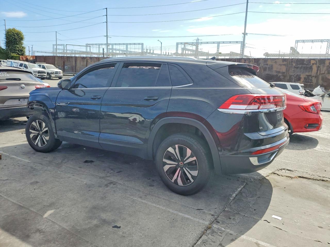 2024 VOLKSWAGEN ATLAS CROSS SPORT SE — снимка 2