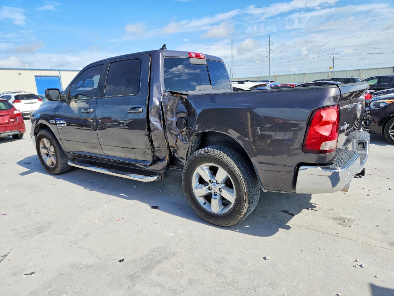 2019 RAM 1500 CLASSIC SLT — снимка 2