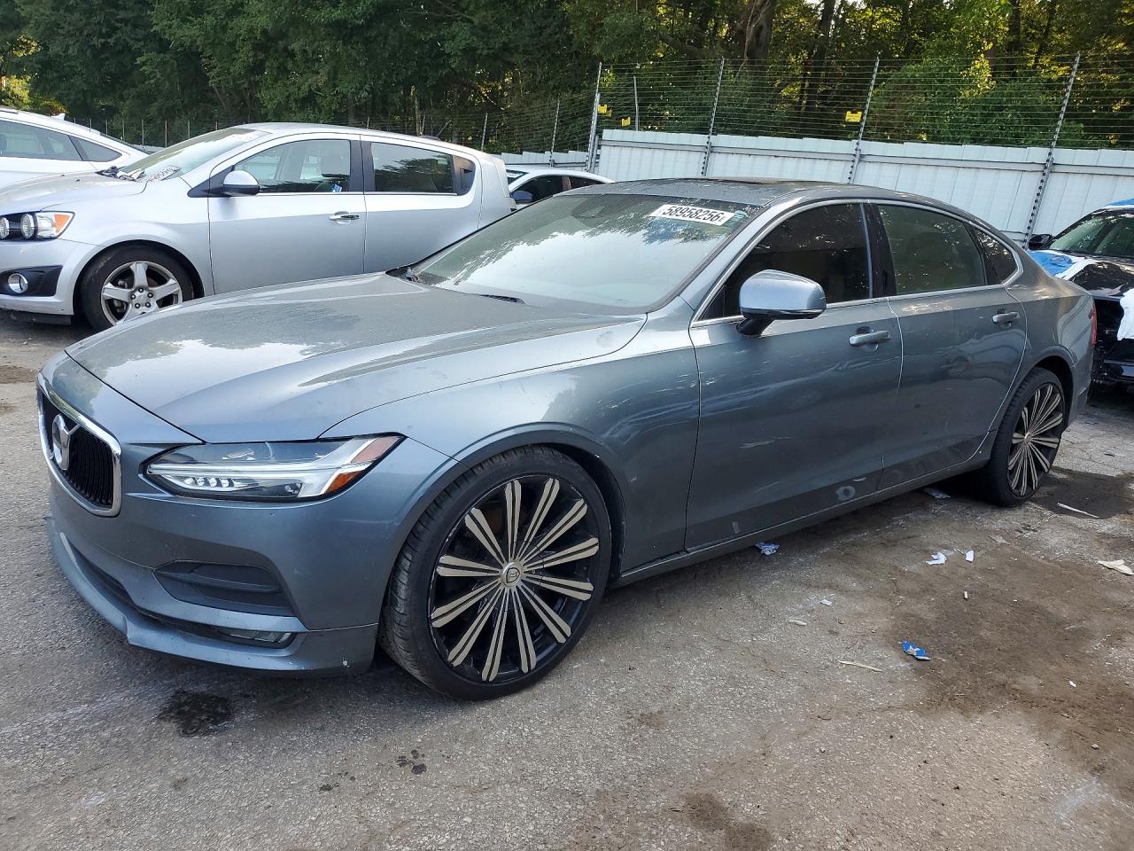 2018 VOLVO S90 T5 MOMENTUM