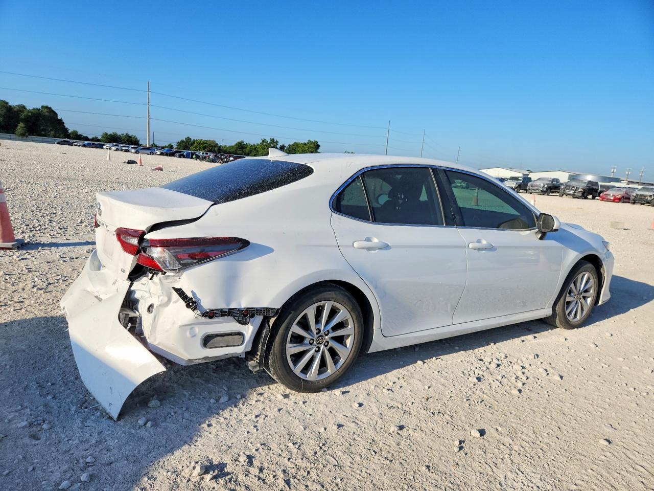 2023 TOYOTA CAMRY LE — снимка 3
